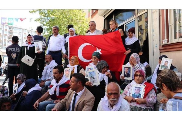 Diyarbakır Annelerine Sendikamızdan Destek