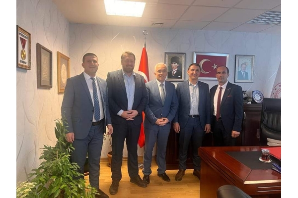  Aile Sosyal Politikalar Bakanlığı'nda Şehit Yakınları ve Gaziler Genel Müdürü Şemseddin YALÇIN Müdürümüzü Makamında Ziyaret Ettik